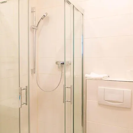 Pensionat Haus Alexander 4*