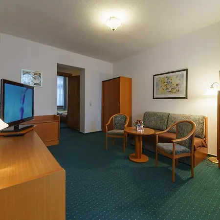 Pensionat Haus Alexander 4*