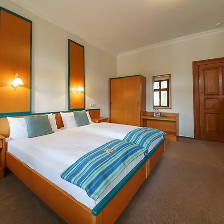 Haus Alexander Pensionat 4*