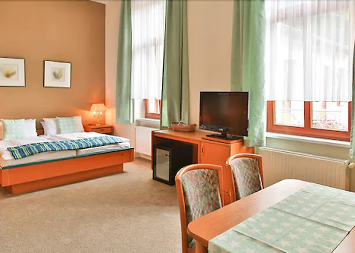 Haus Alexander 게스트하우스 4*